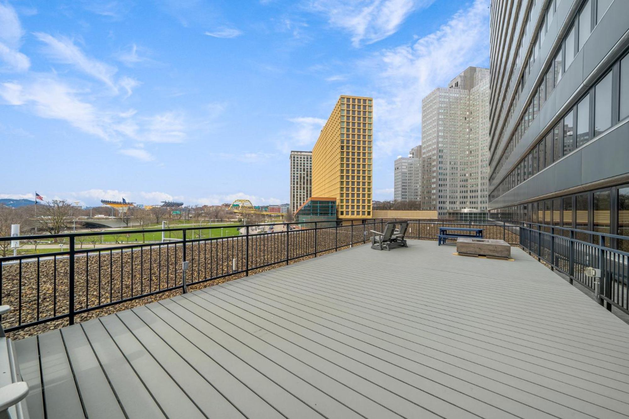 Vibrant Luxury Prime Location 24-7 Onsite Parking Gym Lounge Apartment Pittsburgh Exterior photo
