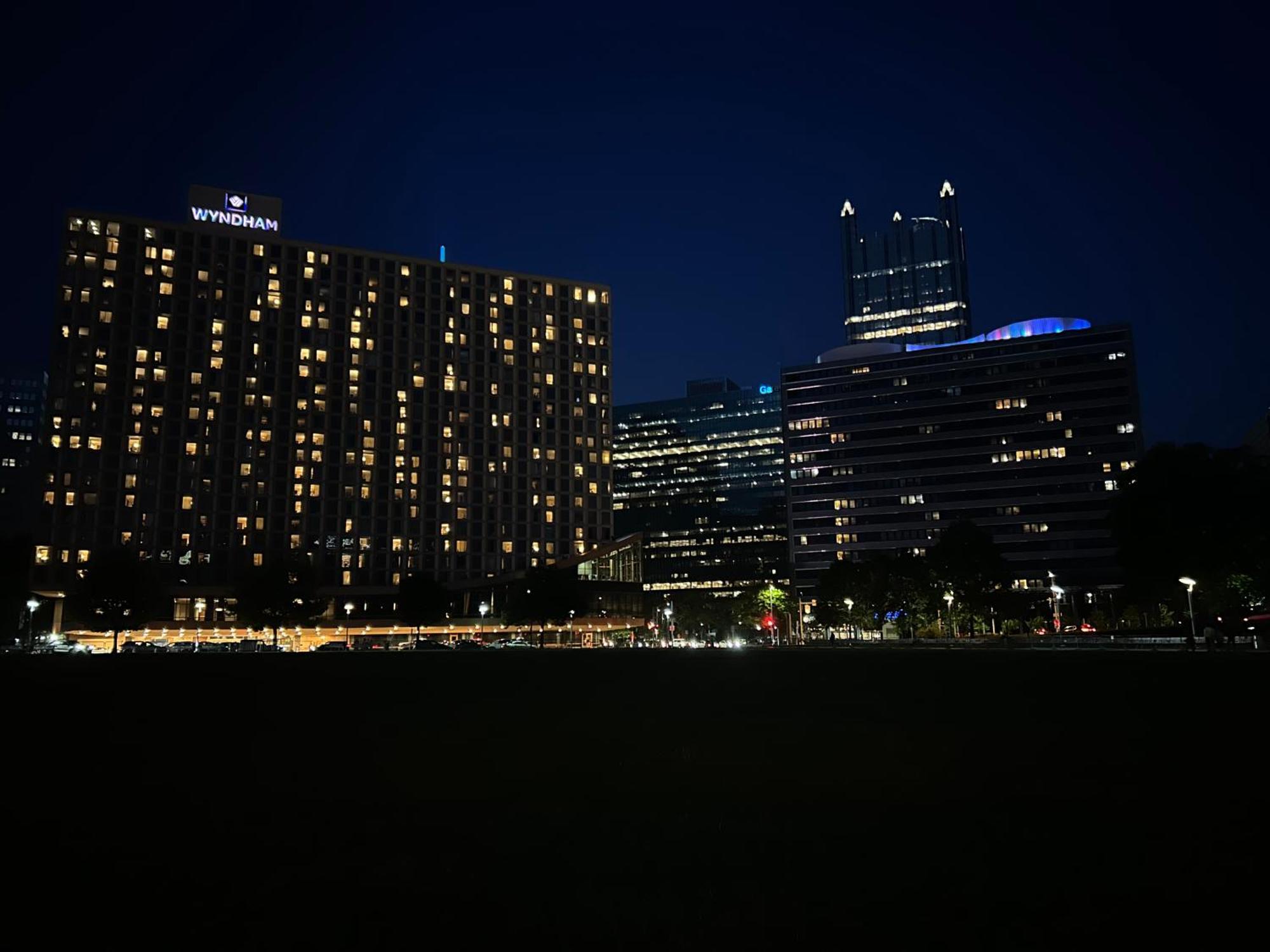 Vibrant Luxury Prime Location 24-7 Onsite Parking Gym Lounge Apartment Pittsburgh Exterior photo